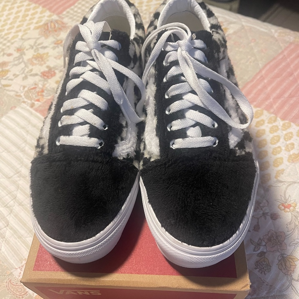 Vans Women's Black and White Sneakers